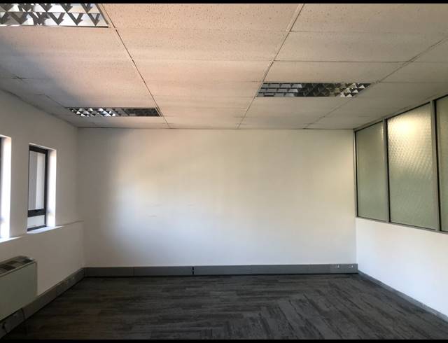 43M² OFFICE TO LET IN HYDE PARK